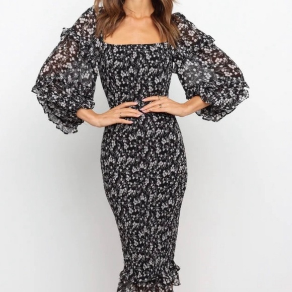 Petal and Pup dress midi floral ruched fitted boho 0 off the shoulder revolve - Picture 6 of 6